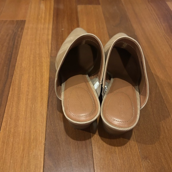 Universal Thread Women’s Pointed Toes Textured Faux Leather Mules Heels Size 9 - Picture 3 of 9